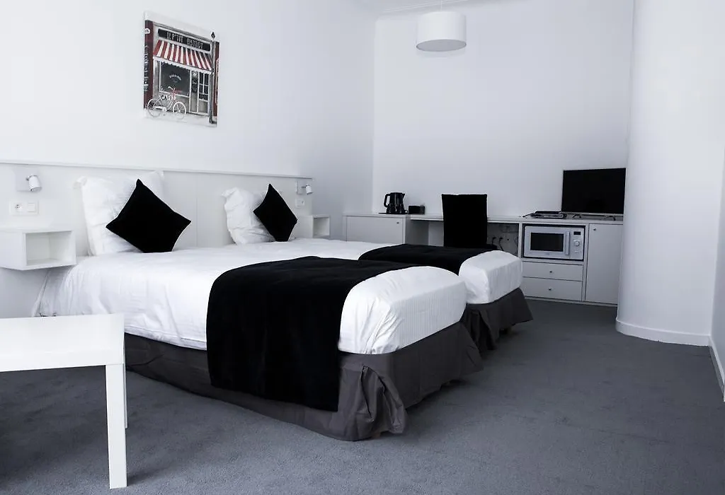 Hotel Satellite-1