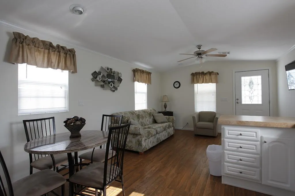 Sherwood Forest Cottage 6-1