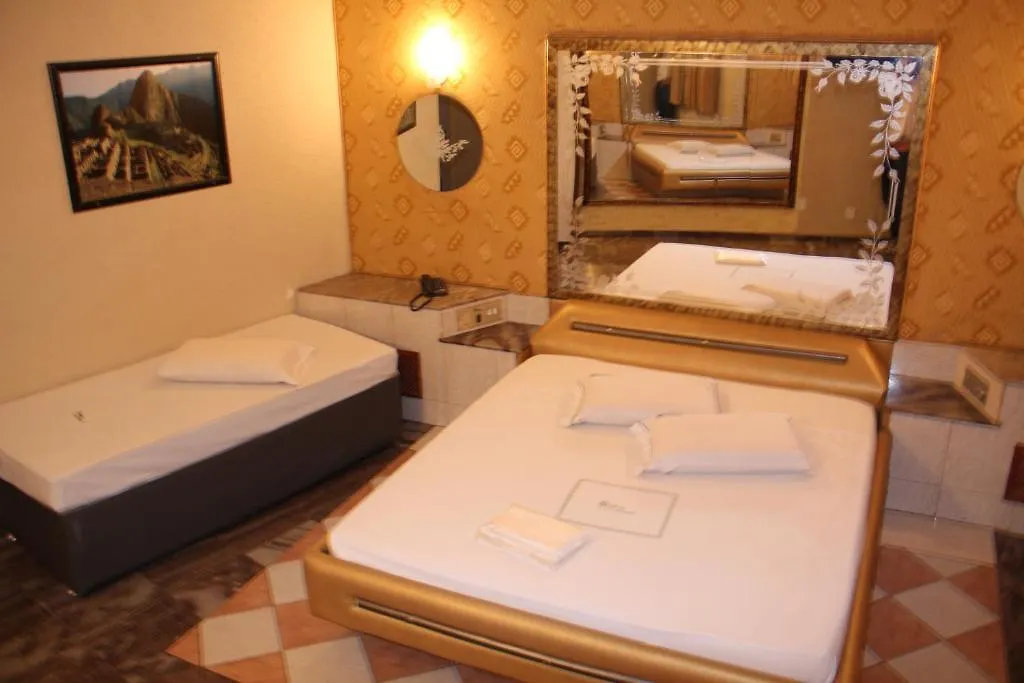 Shelton Hotel (Adults Only)-1