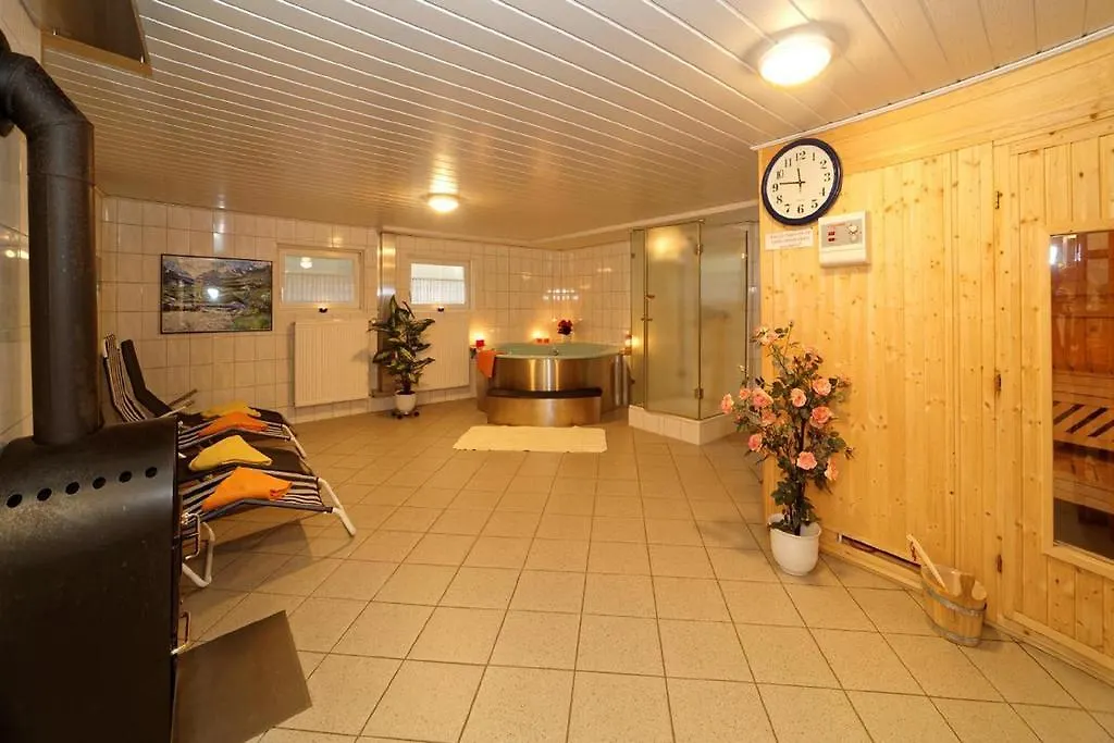Berghof Pension und Ferienwohnungen-1