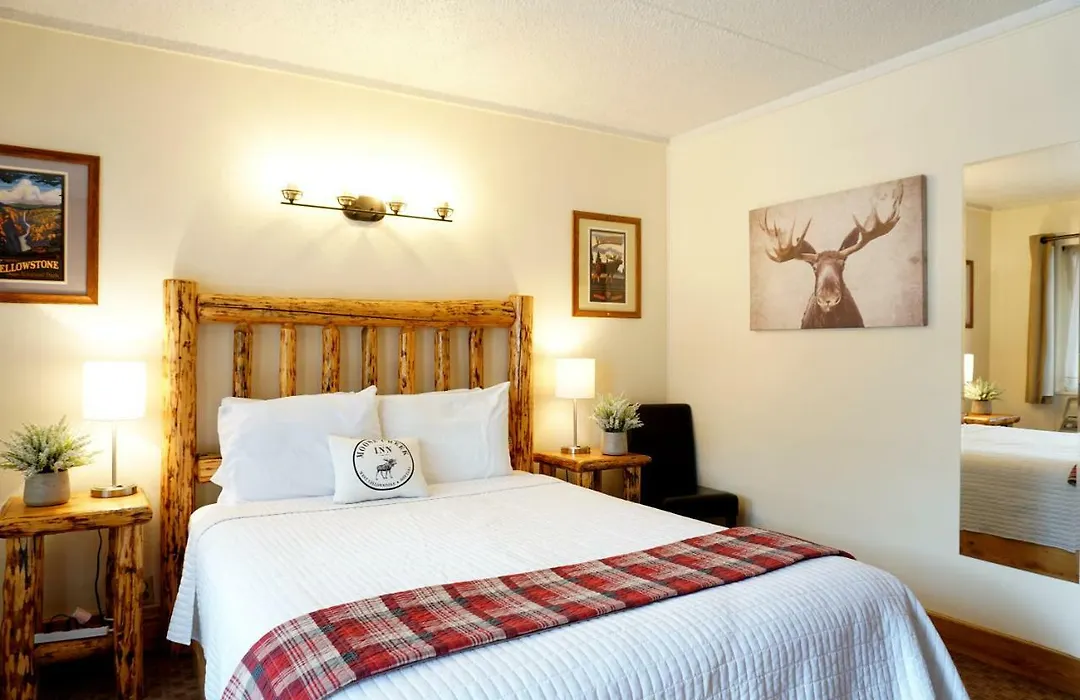 Moose Creek Inn-1