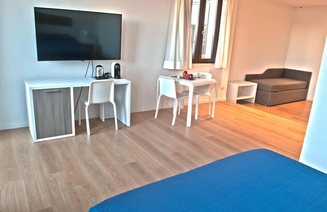 Four Rooms Guesthouse-1