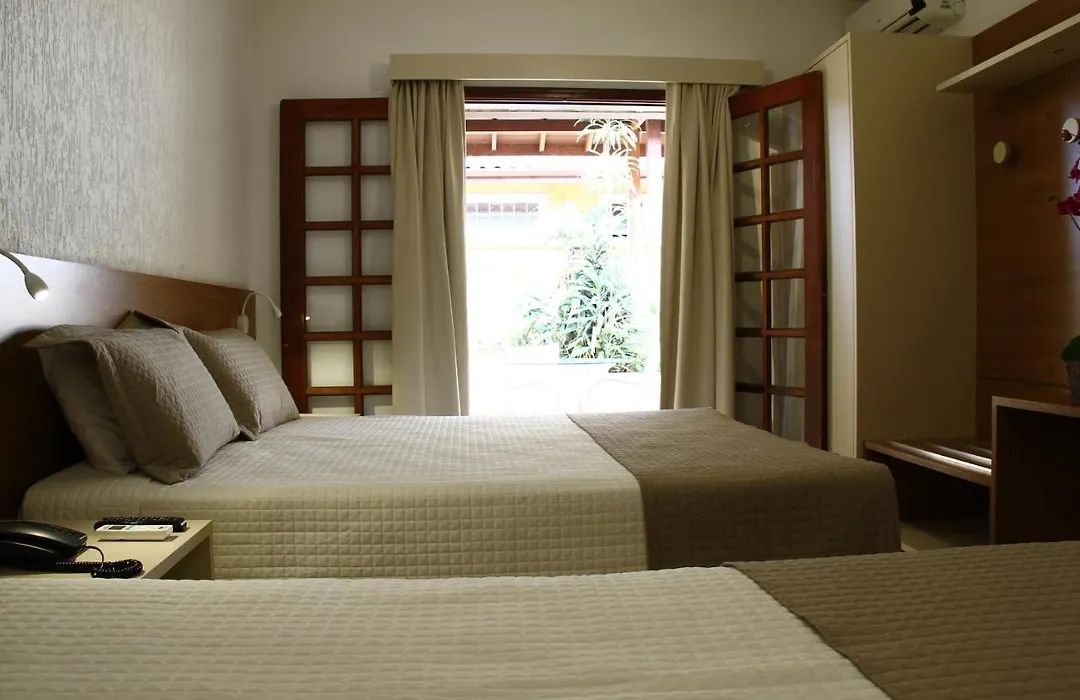 Beach Hotel Cambury-1