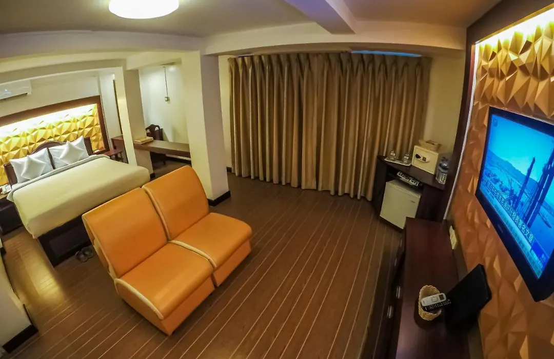 Clover Hotel-1