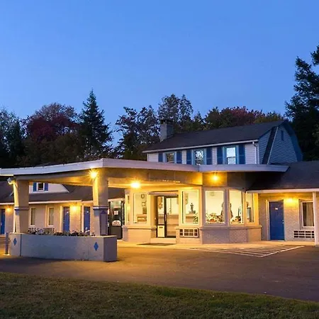 Pocono Night Lodge-3