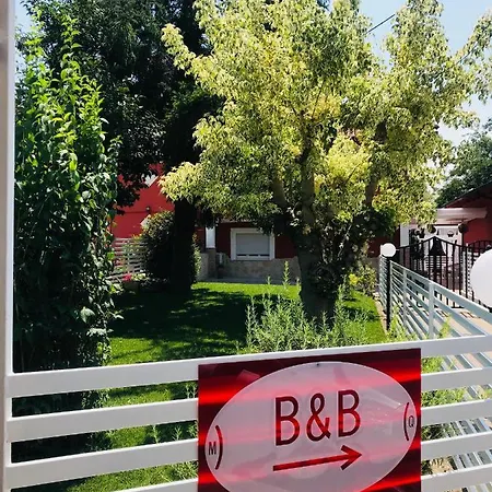 B&B Red Village-2