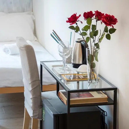 Raffaela'S Suite & Rooms Vatican Guest House-3