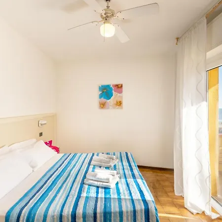 Hotel Mignon Riccione Fronte Mare-3