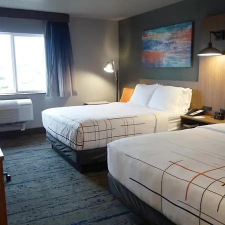La Quinta Inn & Suites By Wyndham Springfield-2