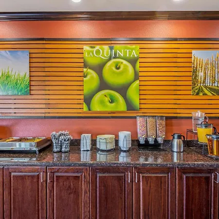 La Quinta By Wyndham Eastland-3
