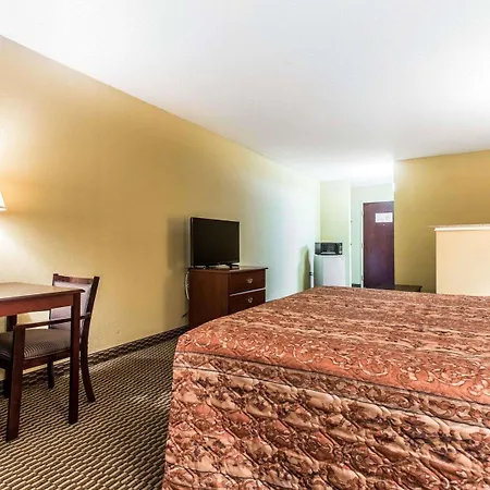 Rodeway Inn Forest Park-3