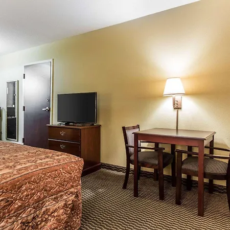 Rodeway Inn Forest Park-2