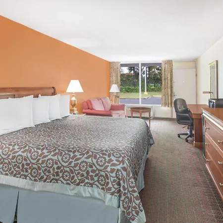 Days Inn By Wyndham Orangeburg South-3