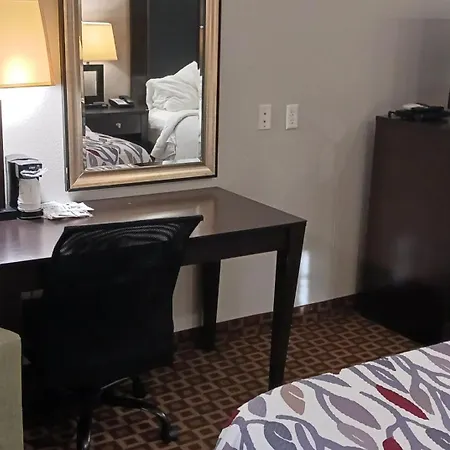 Red Roof Inn & Suites Longview-2