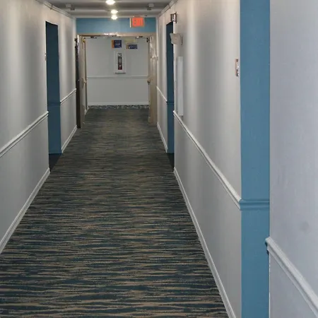 Days Inn And Suites By Wyndham Sikeston-3