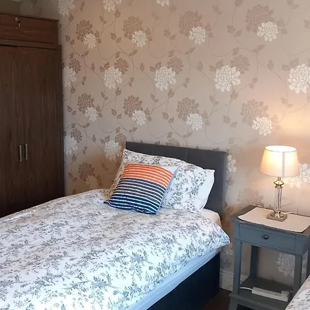 Safe Haven - Luxury Family Accommodation-3
