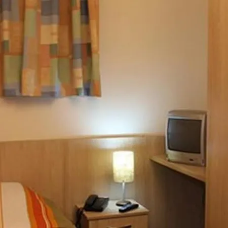Euro Hotel-2