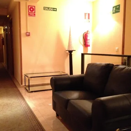 Hostal Aeropuerto-2