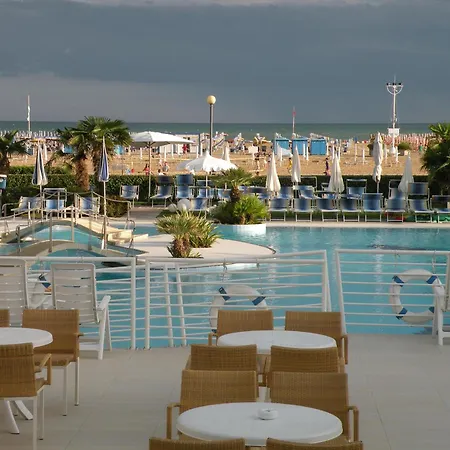 Majestic Beach Hotel&Wellness-3