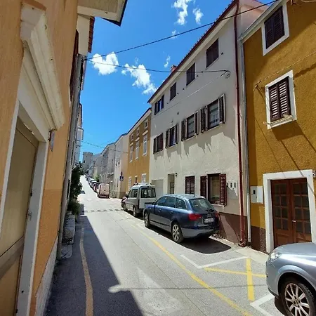 4 Colors Rooms, Cres-3