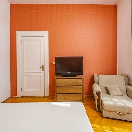 Le Petit Chateau-2