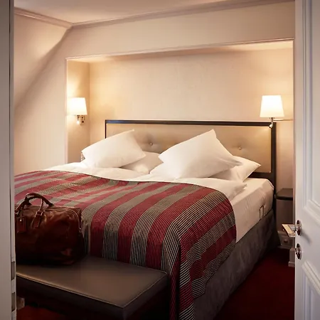 Hotel Schweizerhof Zuerich-3