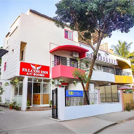 Fabhotel New Falcon Inn-3