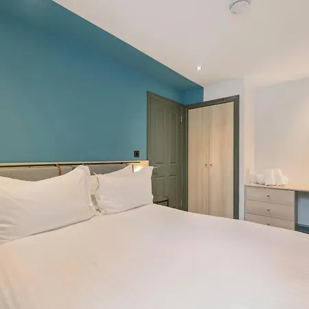 Holyrood Aparthotel-3