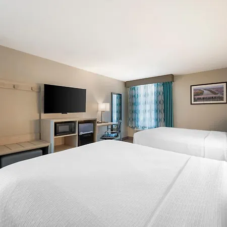 Best Western Plus Lafayette Hotel University Area-2