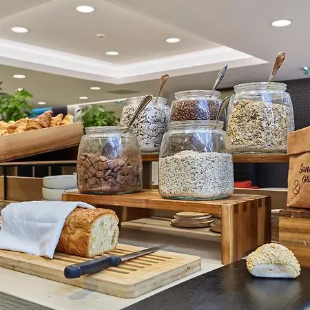 Appart'Hotel Odalys City - Paris Montmartre-3