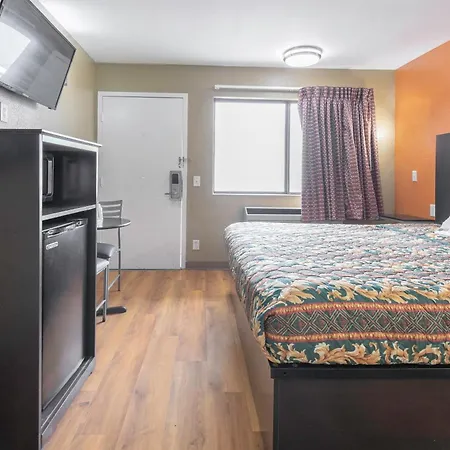 Oyo Hotel Lake Charles Hwy 10-2