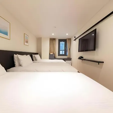 Hotel First Stay Myeongdong-3