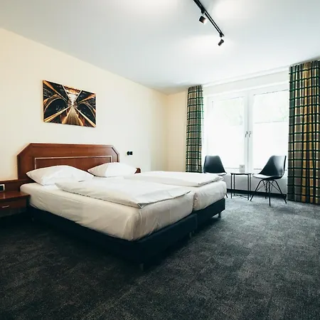 Maifeld Sport- und Tagungshotel-2