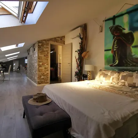 Whitehome-2