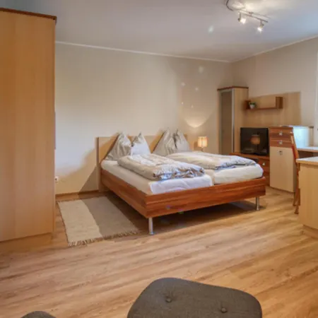 Abfalter - Apartments&Gästezimmer-2