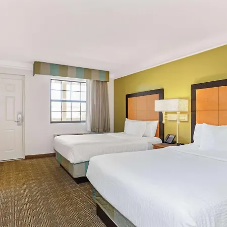 La Quinta Inn By Wyndham Orlando Airport West-2