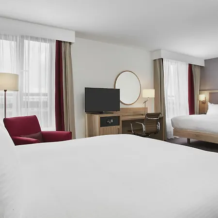 Hilton Garden Inn Dublin City Centre-3
