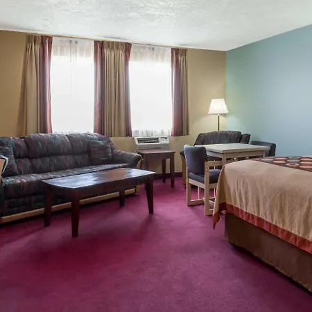 Super 8 By Wyndham Nephi-2