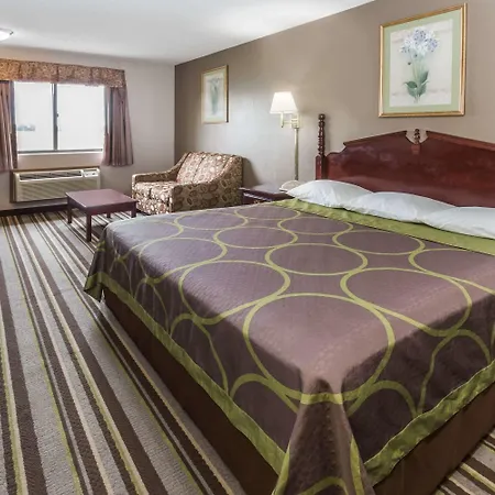 Super 8 By Wyndham Yorkville-3
