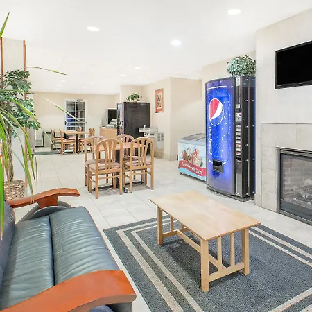 Microtel Inn & Suites By Wyndham Colfax-3