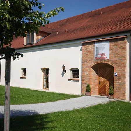 Schlossparkhotel Mariakirchen-3