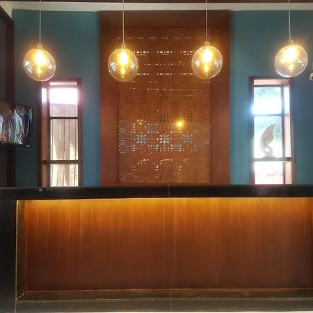 Hotel Holly-3