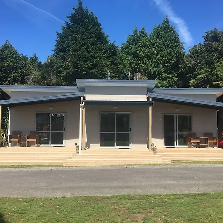 Stratford Motel & Holiday Park-3