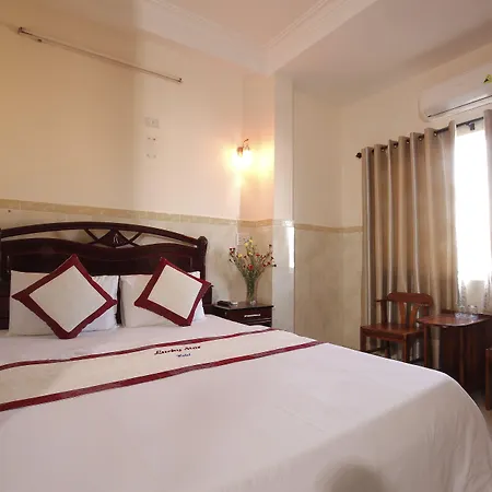 Lucky Star Hotel-2