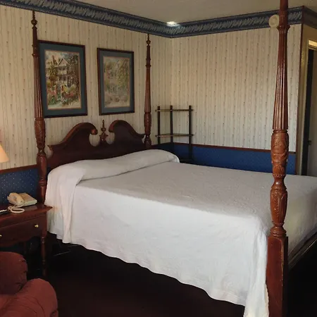 Warrick Plaza Inn-3