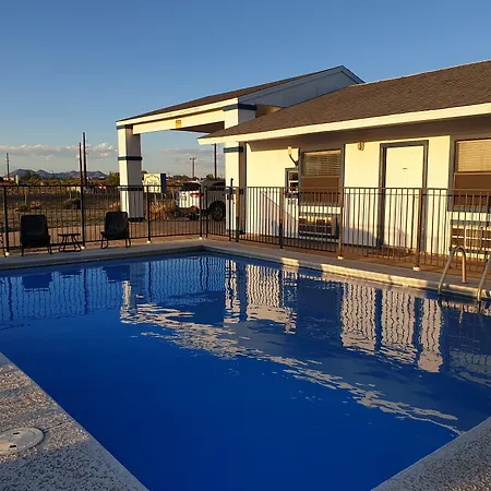 Riata Inn - Marfa-2
