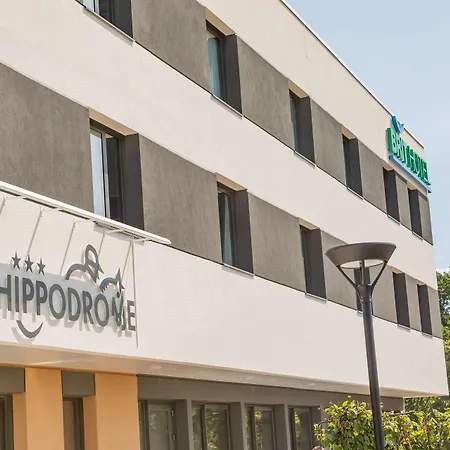 Brit Hotel Ploermel - Hotel de l'Hippodrome-2