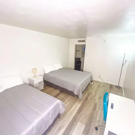 Uptown Inn & Suites-2