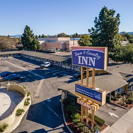 Town And Country Inn-2