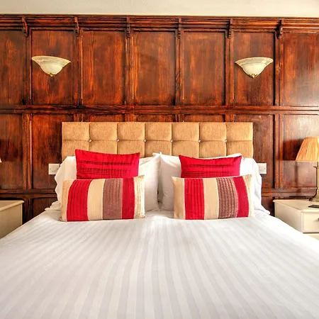 Potters Mooring Guest House-2